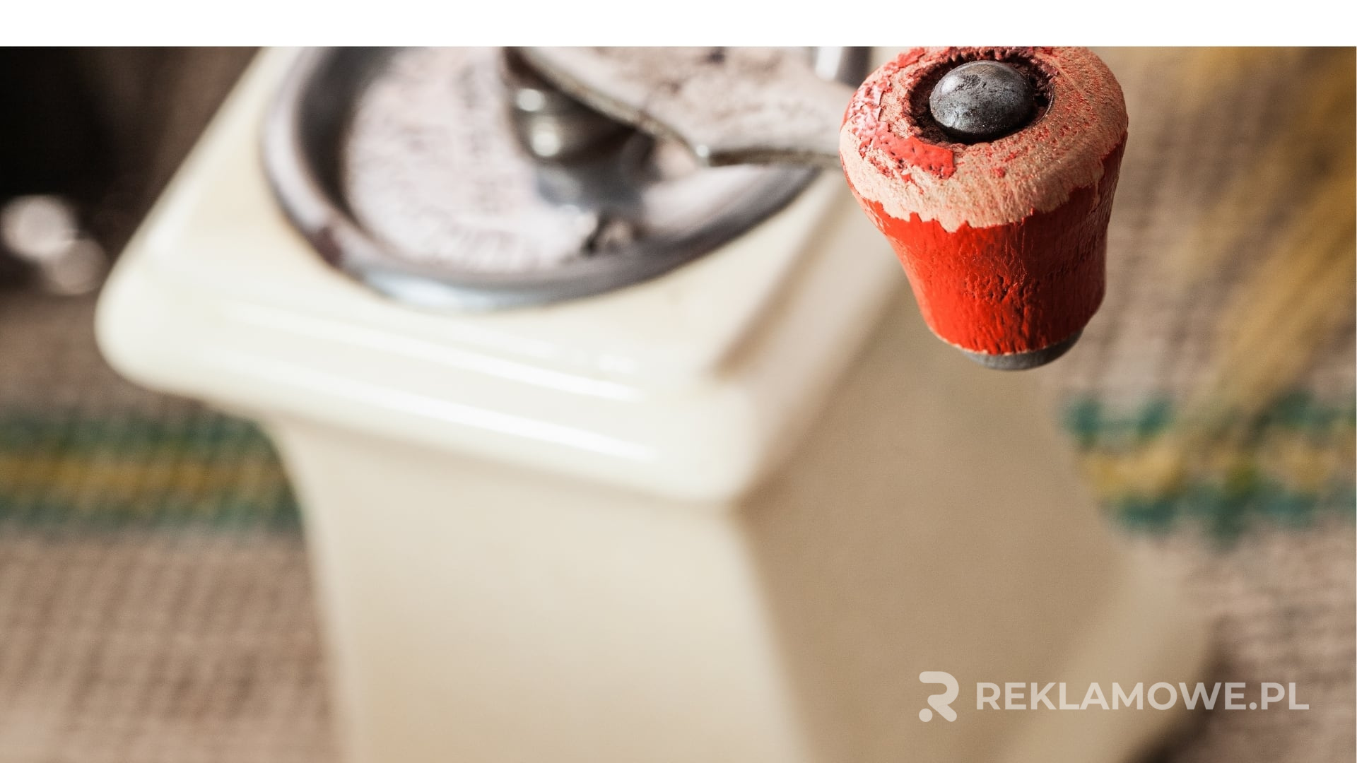 Kolorowe młynki reklamowe używane w kampanii promocyjnej