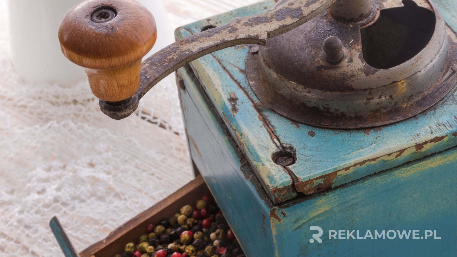 Młynki reklamowe wpływające na satysfakcję klientów